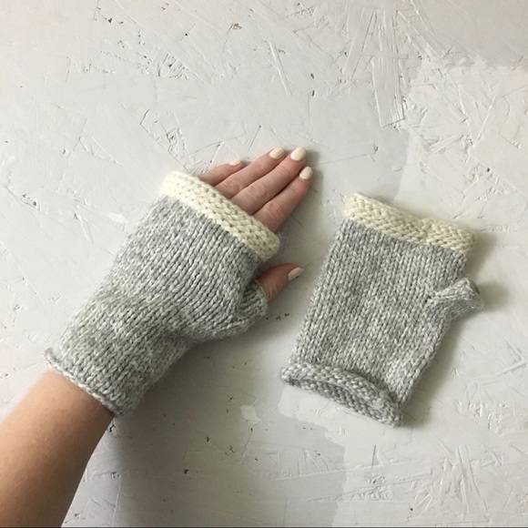 Hand knit 100% Wool Fingerless Gloves Neutral Minimal Design - Picture 5 of 6